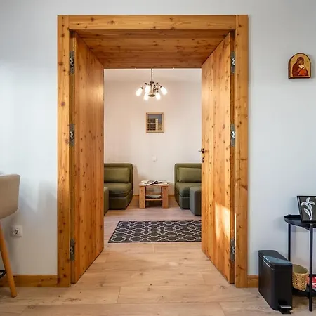 A Retreat In The Heart Of Apartment *