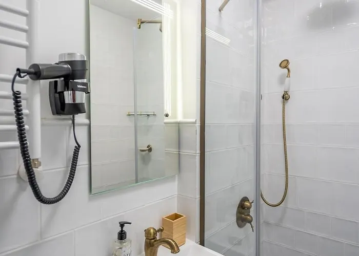 A Retreat In The Heart Of * ソフィア